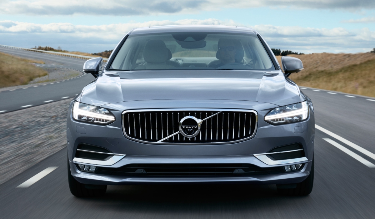 Location Volvo S90 Front Mussel Blue